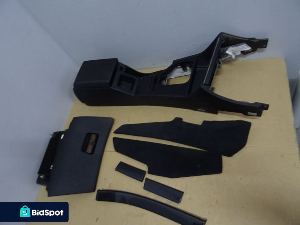 TUNEL SCHOWEK LISTWA DESKI BMW E39 KOMBI 95-00 NR338