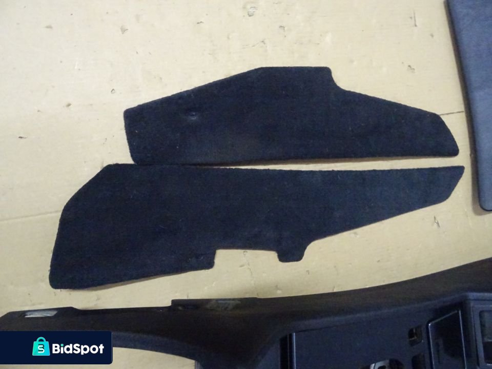 TUNEL SCHOWEK LISTWA DESKI BMW E39 KOMBI 95-00 NR338