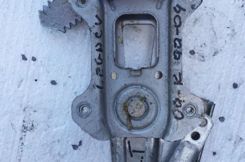 subaru legacy iii 99-04 podnosnik lewy tyl tylny
