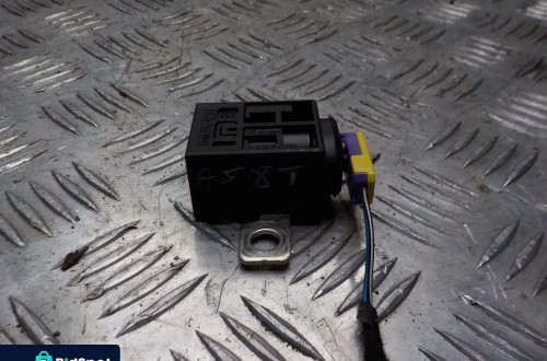 AUDI A5 8T BEZPIECZNIK PIROTECHNICZNY AKUMULATORA 4F0915519