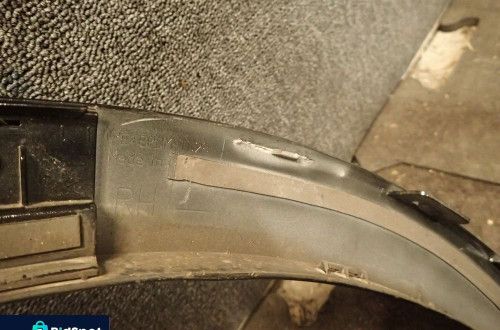 NAKŁADKA LISTWA BŁOTNIK PRAWY TYŁ AUDI Q3 8U0