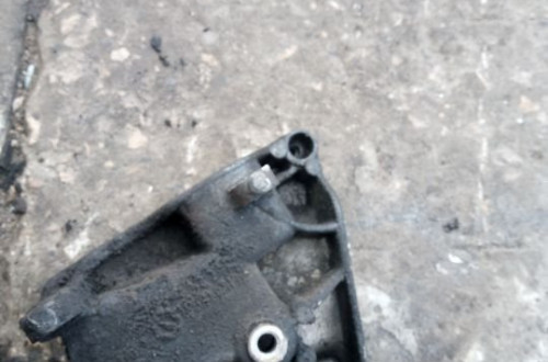 bmw x3 e83 2.0d lapa wspornik klimatyzacji 7794614