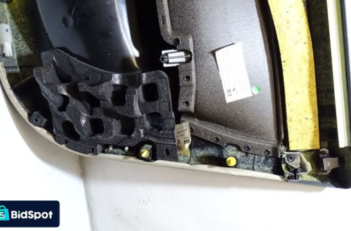 BOCZEK DRZWI LEWY PRZEDNI FIAT CROMA 1.9