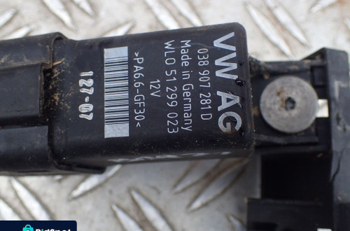 PRZEKAŹNIK ŚWIEC VW PASSAT B6 2.0 TDI 038907281D RADOM