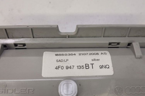 LAMPKA OŚWIETLENIE KABINY AUDI A6 C6 4F0947135BT