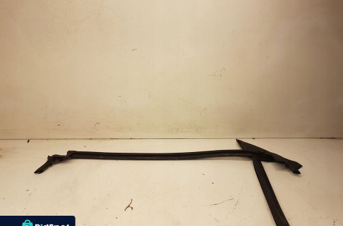 USZCZELKA DRZWI LEWY PRZÓD AUDI A7 4G8837479L