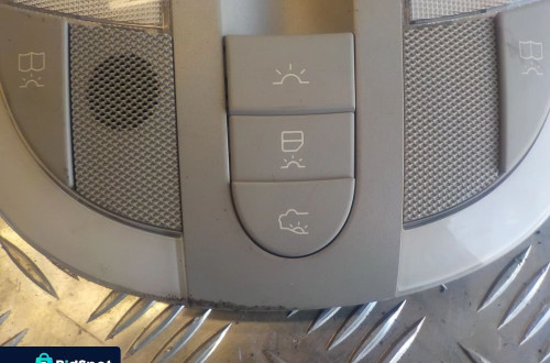 MERCEDES W219 LAMPKA PODSUFITKI