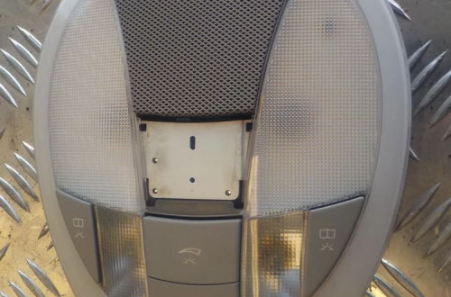 MERCEDES W219 LAMPKA PODSUFITKI