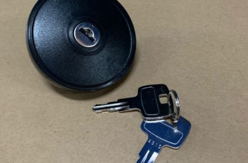 KOREK WLEWU PALIWA RENAULT OPEL DACIA TRAFIC KANGOO MASTER MOVANO CLIO DUSTER NOWY Z KLUCZYKIEM