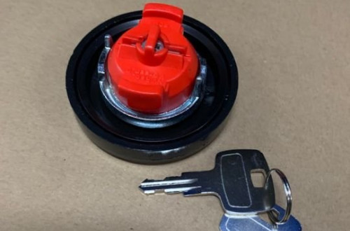 KOREK WLEWU PALIWA RENAULT OPEL DACIA TRAFIC KANGOO MASTER MOVANO CLIO DUSTER NOWY Z KLUCZYKIEM