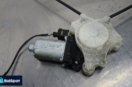 PODNOŚNIK SZYB PRAWY PRZÓD VOLKSWAGEN FOX 1.2
