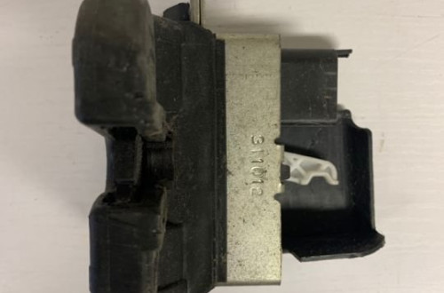 ZAMEK KLAPY TYLNEJ VOLKSWAGEN GOLF V VI KOMBI JETTA 5M0827506