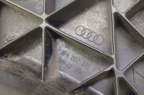 ŚLIZG ZDERZAKA PRAWY TYŁ AUDI A3 8P 8P4807378B
