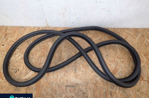 NOWA USZCZELKA DRZWI PRAWYCH VW GOLF 7 VII 5G 3D