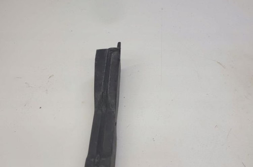 WYGŁUSZENIE BŁOTNIKA PIANKA AUDI A4 B8 8K0823721L