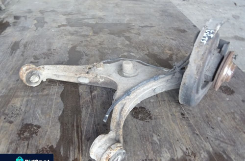 VW TRANSPORTER T5 1.9 TDI WAHACZ TYLNY LEWY PRAWY ZWROTNICA NOGA