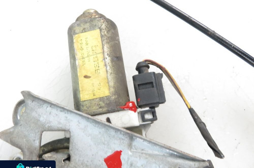 PODNOŚNIK SZYBY PRAWY PRZEDNI FORD FOCUS MK1 RHXS4123200