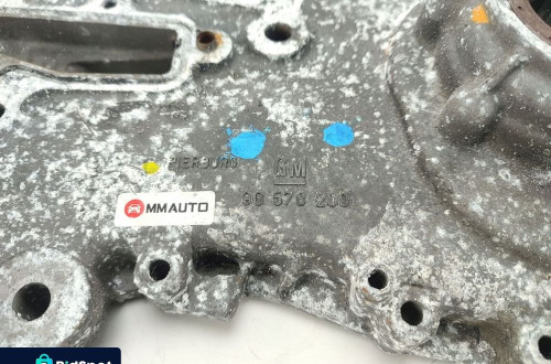 OBUDOWA ROZRZĄDU POMPA OLEJU OPEL CORSA C 1.0 12V 58KM 90570200