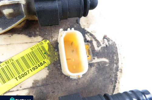 PŁYWAK FORD FIESTA MK6 1.6 TDCi 8V51-9275