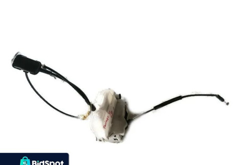 RENAULT TWINGO II 14r ZAMEK DRZWI LEWY PRZÓD EUROPA