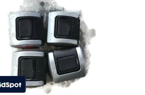 AUDI A6 C6 KOMBI 06r UCHWYT UCHO BAGAŻNIKA 4F9863539 KOMPLET