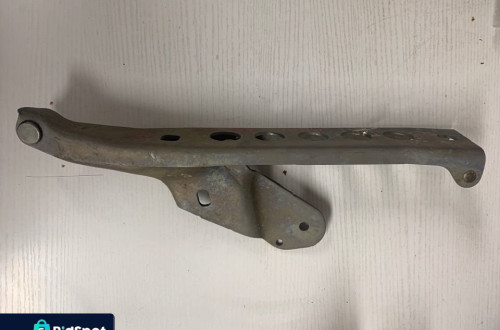ZAWIAS MASKI AUDI A8 D4 LEWY LUB PRAWY 4H0823301 4H0823302