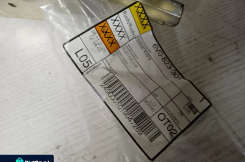 ZAWIAS MASKI SKODA FABIA III LEWY LUB PRAWY 6V0823301 6V0823302