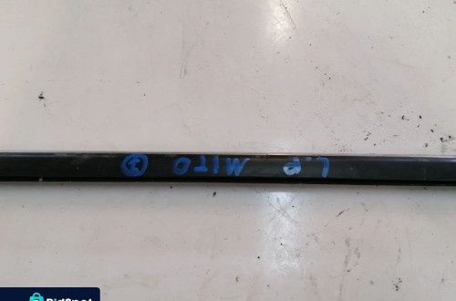 ALFA ROMEO MITO 12r LISTWA ZGARNIAJĄCA LEWY PRZÓD