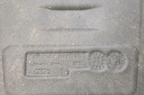 WYGŁUSZENIE MASKI AUDI A5 8T 8T0863825
