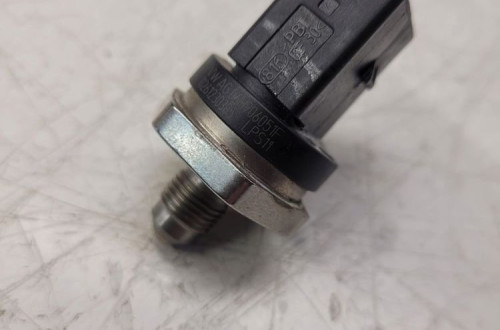 CZUJNIK CIŚNIENIA PALIWA AUDI VW SEAT 06H906051F