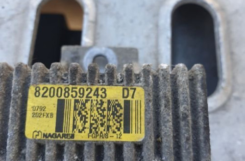 renault laguna iii przekaznik swiec zarowych 8200859243