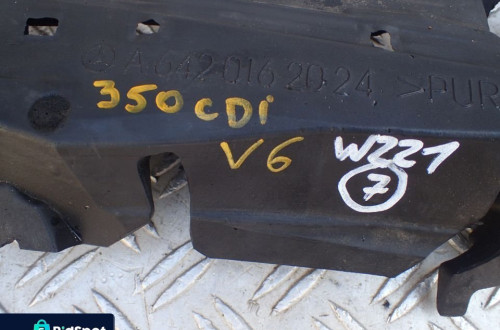 OSŁONA SILNIKA - MERCEDES 350 CDI | A6420162024 RADOM