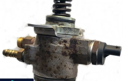 VW GOLF V 1.4 TSI POMPA PALIWA 03C127026C