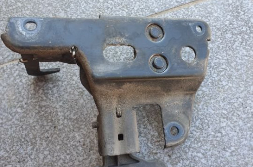 audi a6 c6 zamek rygiel maski 4f0823480b