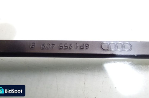 RAMIĘ WYCIERACZKI PRZÓD LEWE AUDI A3 8P 2.0TDI 8P1955409B