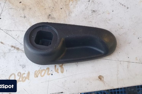 toyota yaris ii raczka uchwyt regulacji fotela prawy przód przednia prawa pasazera