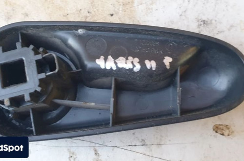 toyota yaris ii raczka uchwyt regulacji fotela prawy przód przednia prawa pasazera