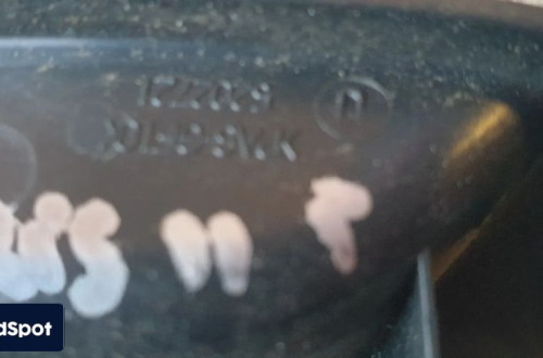 toyota yaris ii raczka uchwyt regulacji fotela prawy przód przednia prawa pasazera