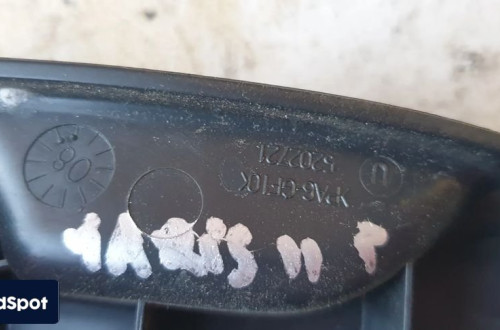 toyota yaris ii raczka uchwyt regulacji fotela prawy przód przednia prawa pasazera