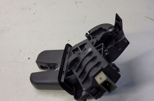 ZAMEK KLAPY TYŁ AUDI A4 A5 A6 A8 4F5827505B