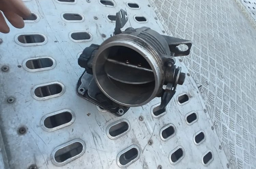 bmw e38 e39 3.0b przepustnica czujnik 1702122