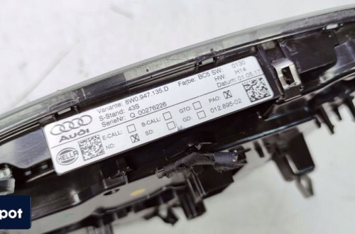LAMPKA PODSUFITKI AUDI A4 B9 8W0947135D LED BC5