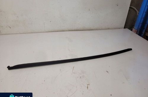 LISTWA ZBIERAJĄCA PRAWA PRZÓD AUDI A4 B8 8K0854328