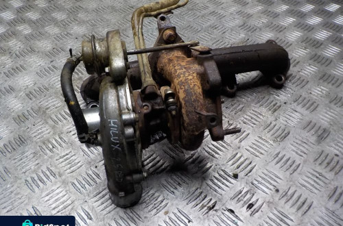 TOYOTA HILUX 2.5 TURBOSPRĘŻARKA 17201-30030