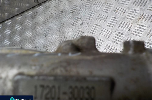 TOYOTA HILUX 2.5 TURBOSPRĘŻARKA 17201-30030