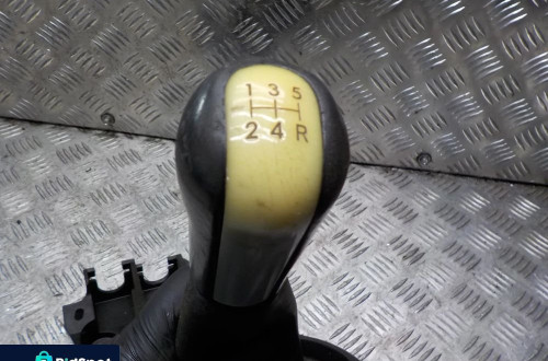 TOYOTA YARIS II LEWAREK WYBIERAK