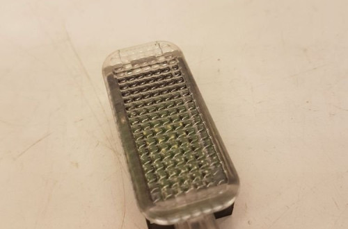 LAMPKA OŚWIETLENIE KABINY AUDI LED 4E0947415