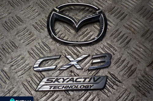MAZDA CX-3 EMBLEMATY ZNACZKI NAPISY KPL