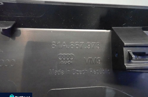 Boczki bagażnika półka osłona AUDI Q2 2016- 82A
