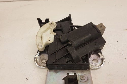 ZAMEK KLAPY TYŁ AUDI A4 A5 A6 A8 4F5827505D